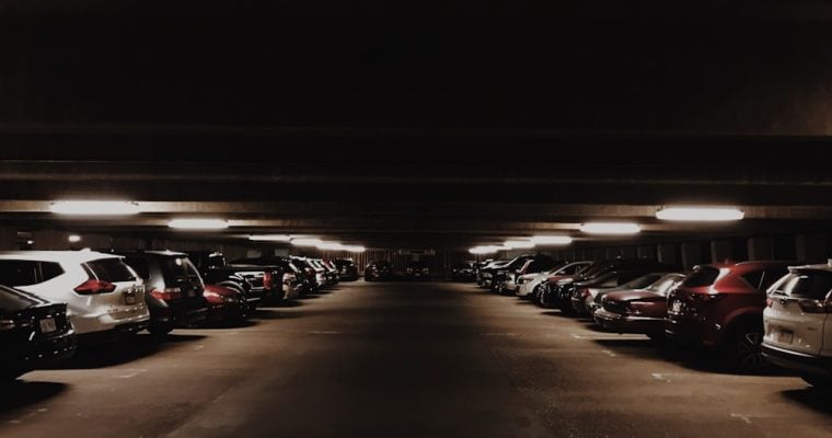 Descubre como los parasoles personalizados para coches pueden potenciar tu próximo evento