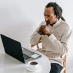 programador concentrado