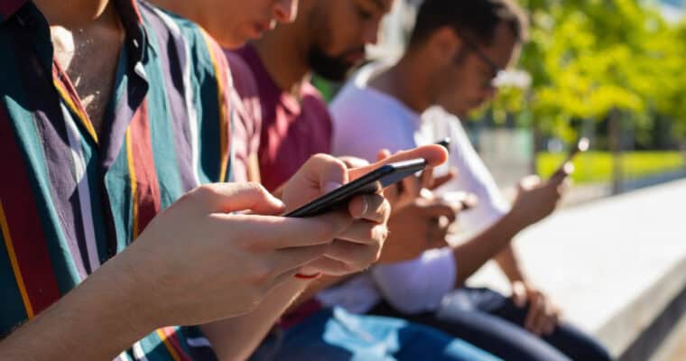 Por qué las redes sociales funcionan tan bien entre adolescentes